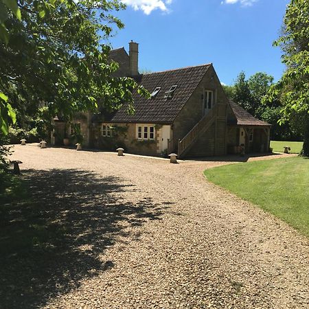 Great Ashley Farm Bed And Breakfast & Shepherds Huts Bradford-On-Avon Eksteriør billede