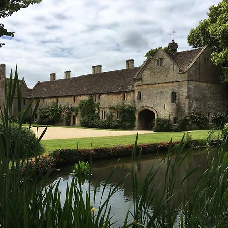 Great Ashley Farm Bed And Breakfast & Shepherds Huts Bradford-On-Avon Eksteriør billede