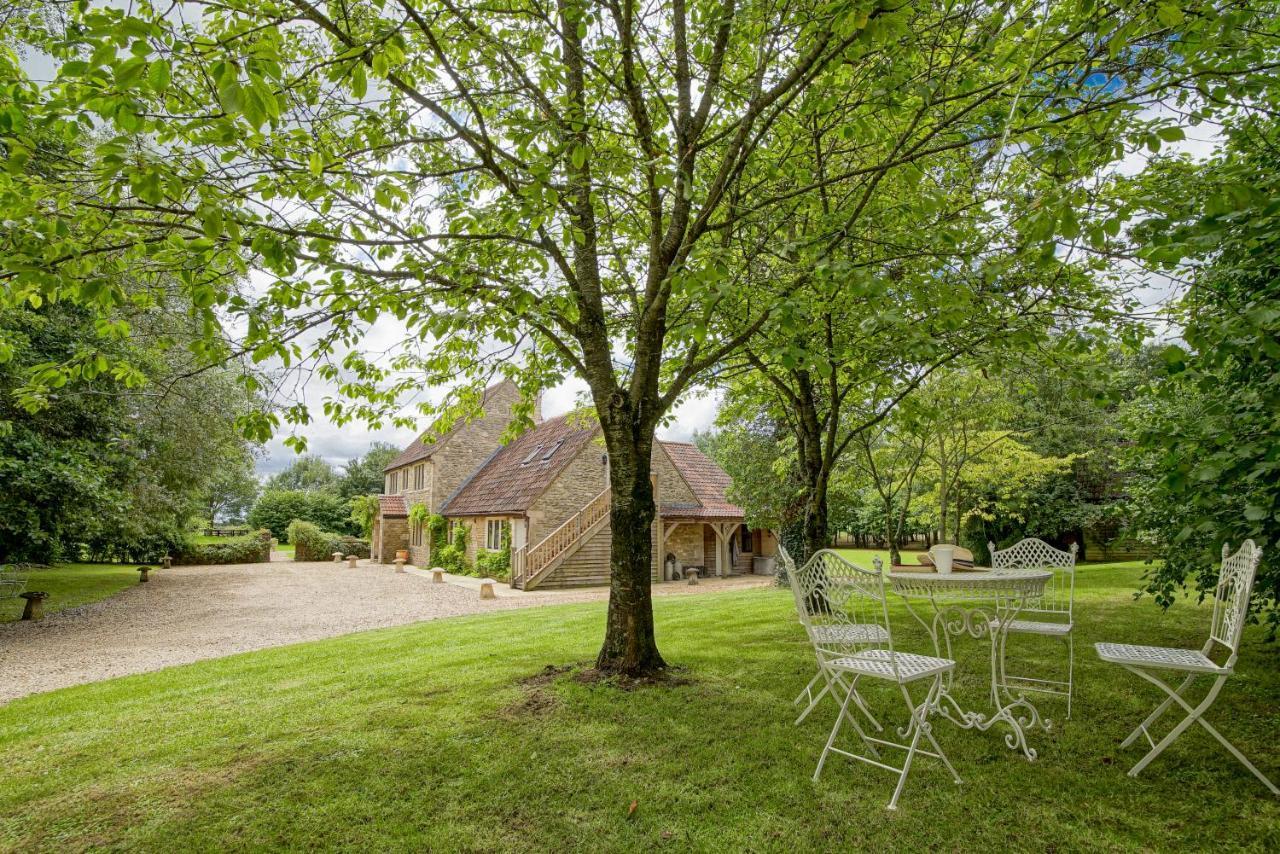 Great Ashley Farm Bed And Breakfast & Shepherds Huts Bradford-On-Avon Eksteriør billede