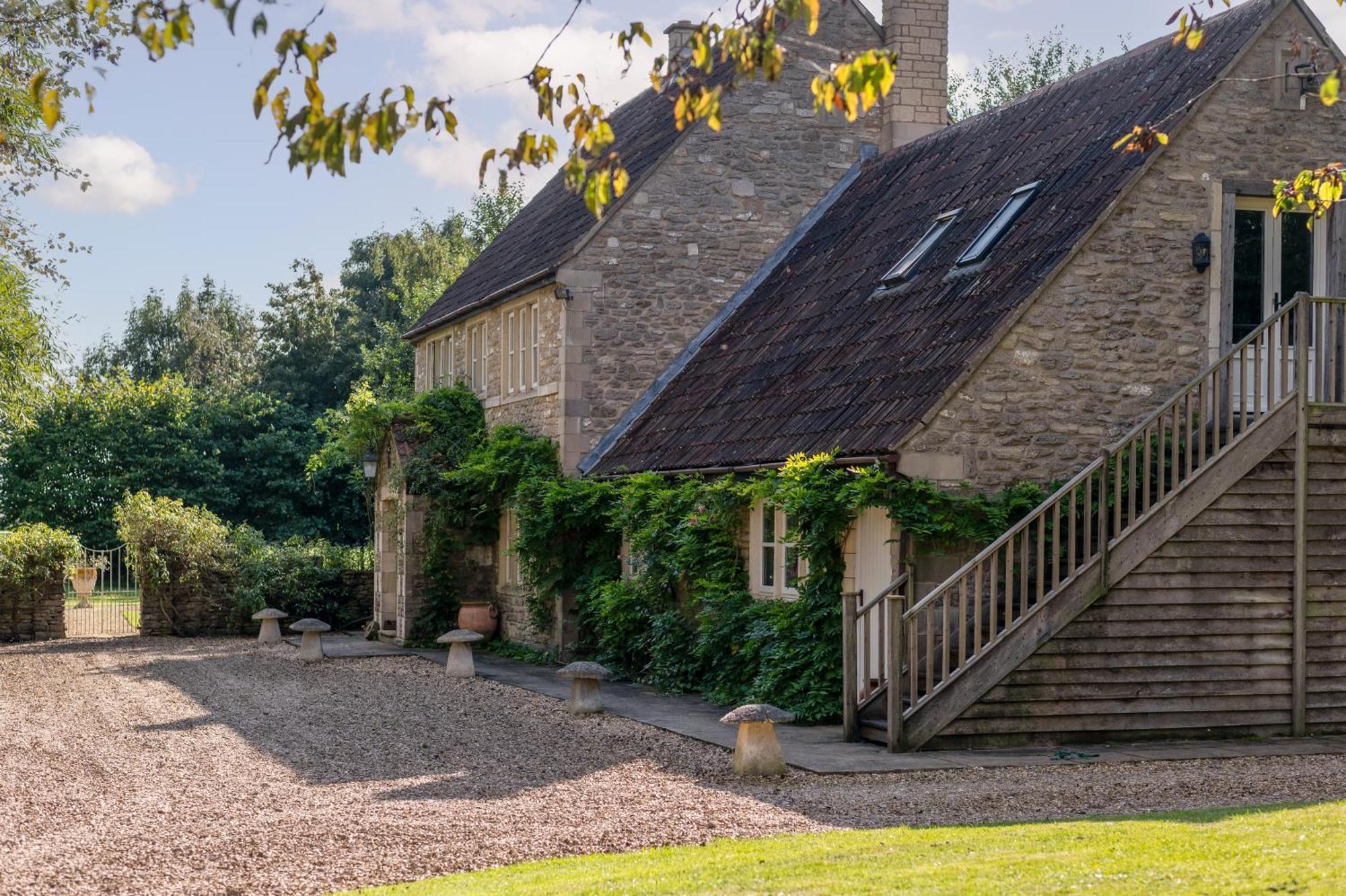 Great Ashley Farm Bed And Breakfast & Shepherds Huts Bradford-On-Avon Eksteriør billede