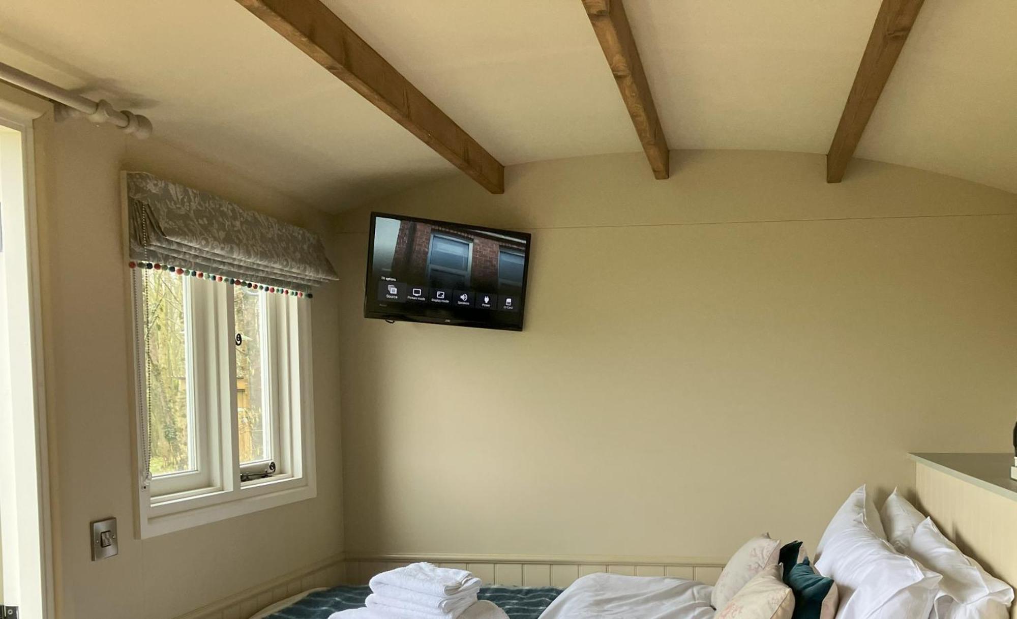 Great Ashley Farm Bed And Breakfast & Shepherds Huts Bradford-On-Avon Eksteriør billede
