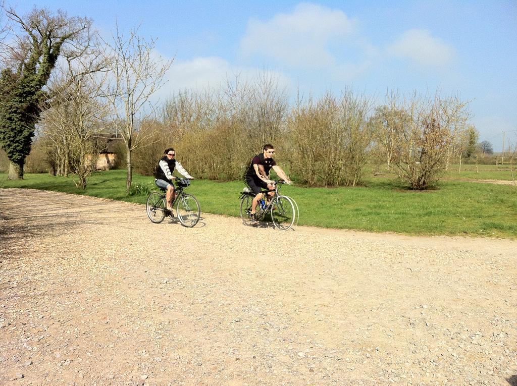 Great Ashley Farm Bed And Breakfast & Shepherds Huts Bradford-On-Avon Eksteriør billede