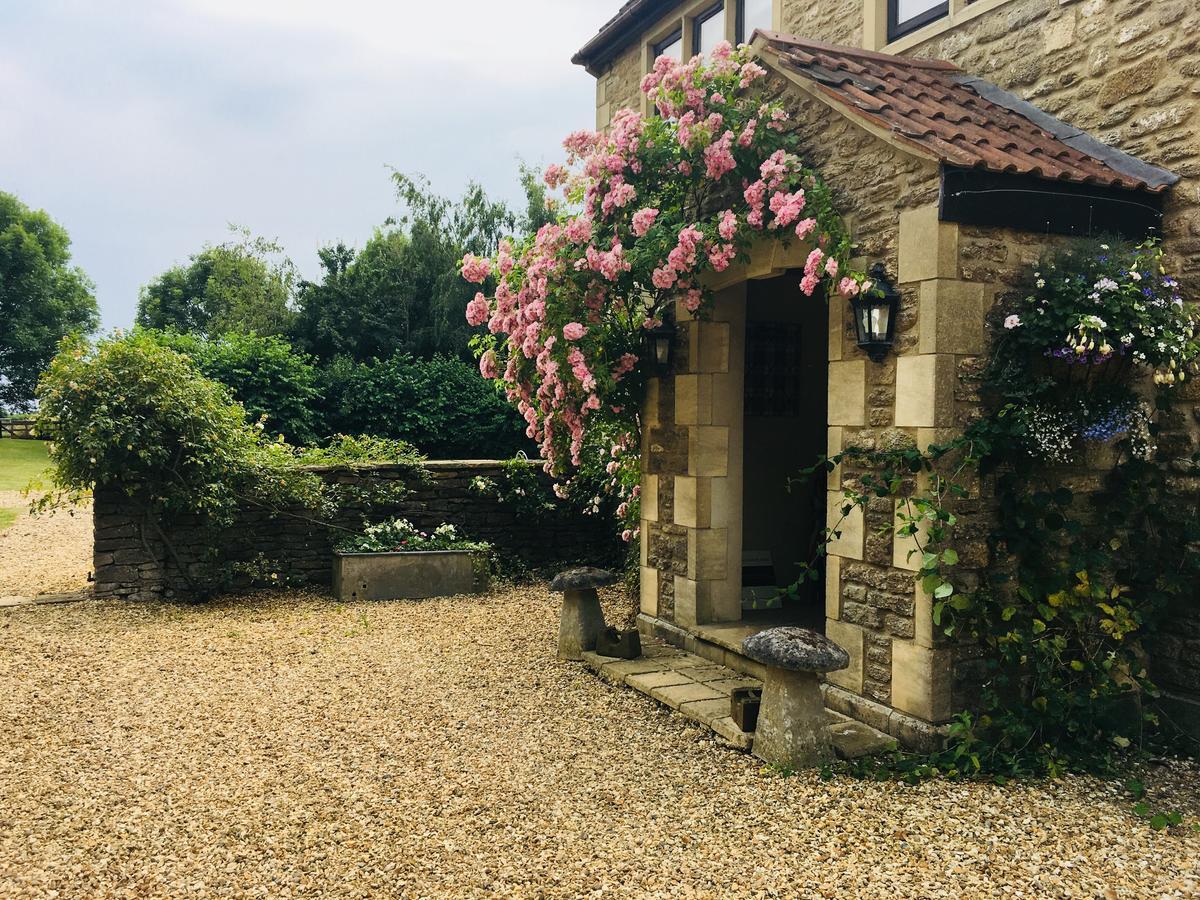 Great Ashley Farm Bed And Breakfast & Shepherds Huts Bradford-On-Avon Eksteriør billede