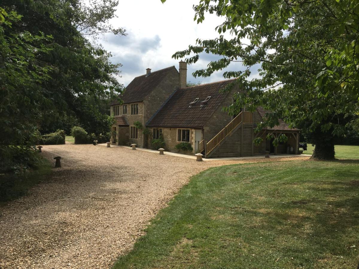 Great Ashley Farm Bed And Breakfast & Shepherds Huts Bradford-On-Avon Eksteriør billede