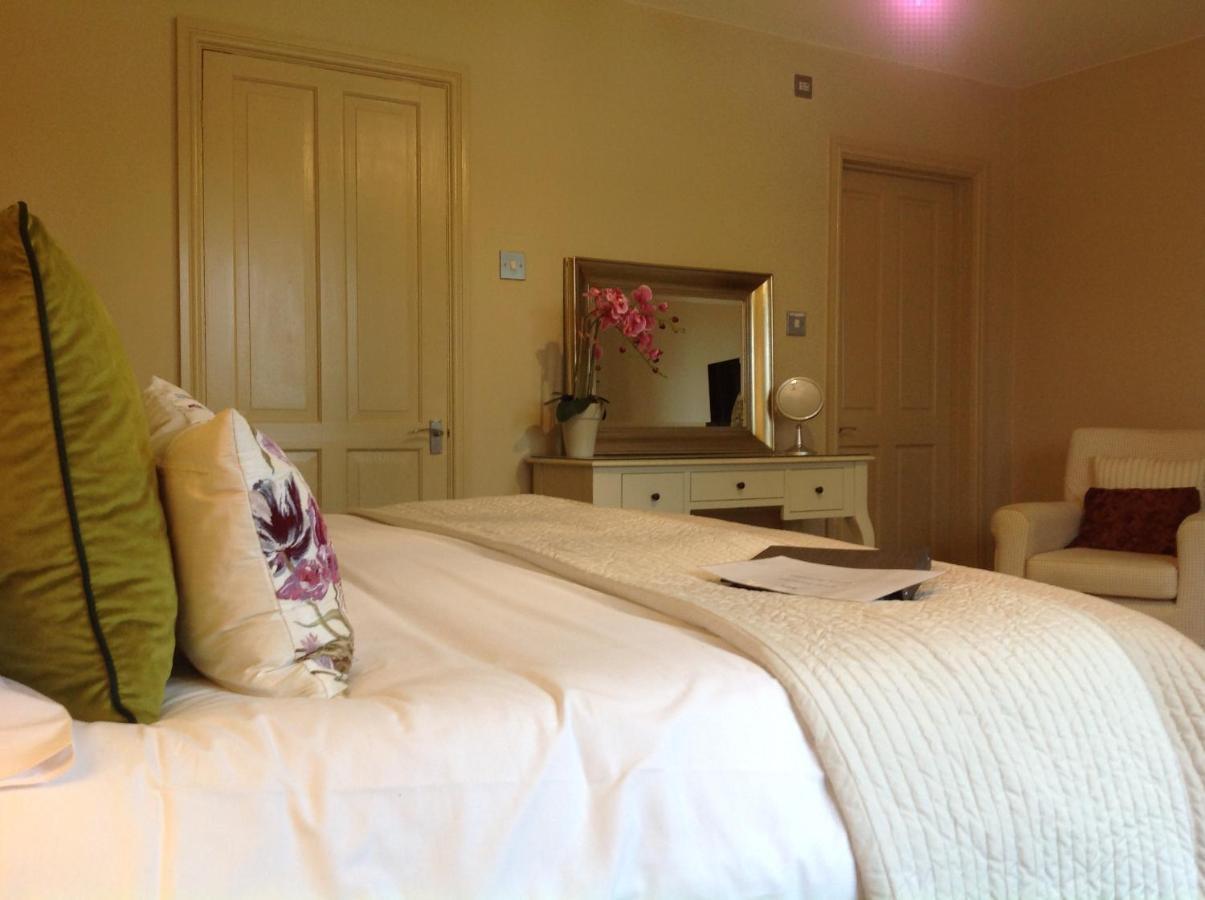 Great Ashley Farm Bed And Breakfast & Shepherds Huts Bradford-On-Avon Eksteriør billede