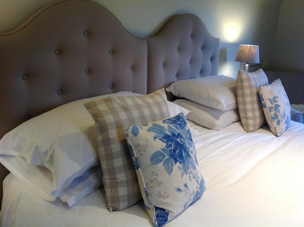 Great Ashley Farm Bed And Breakfast & Shepherds Huts Bradford-On-Avon Eksteriør billede